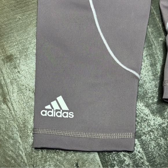 Adidas Active Leggings size Medium - Picture 8 of 9